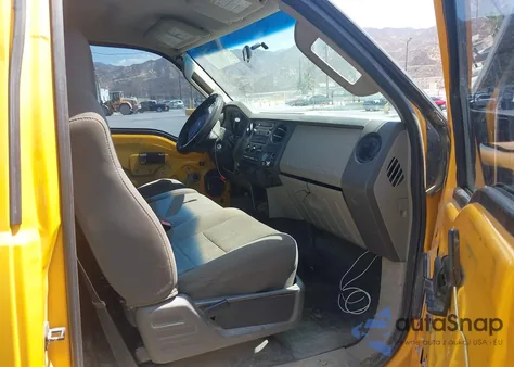 2009 Ford F-250 Xl/Xlt из США, поврежденный, VIN 1FTNF20559EB05872